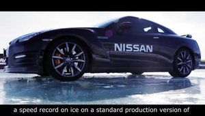 295 km/h pe un lac inghetat cu un Nissan GT-R: nou record in Rusia