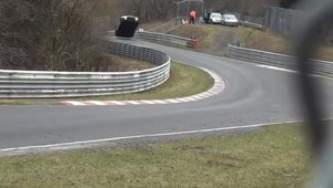 Accident mortal la Nurburgring: un Nissan GT-R aterizeaza in public