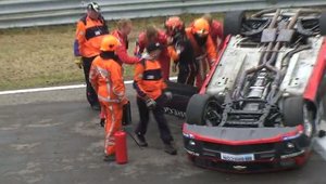 Accident spectaculos cu un Chevrolet Camaro GT4