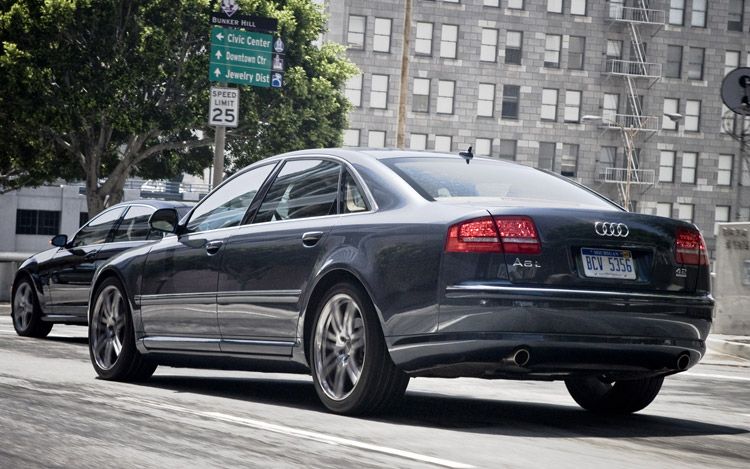 Bmw 750li vs mercedes s550