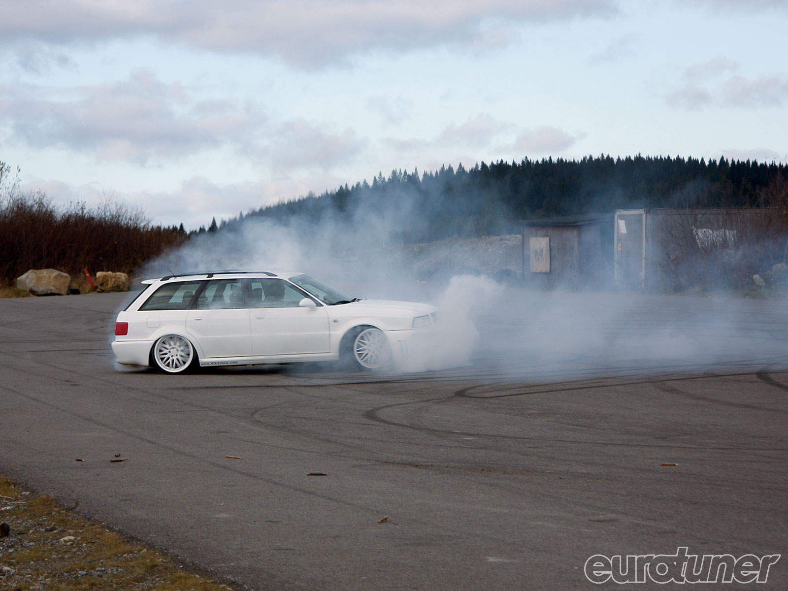 audi-rs2-982b254d4ac8a3e02-0-0-0-0-0.jpg