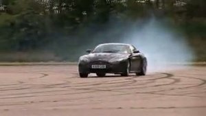 Britanicii testeaza noul Aston Martin V12 Vantage (Autocar)