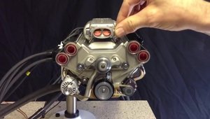 Cel mai mic motor V8 din lume cu injectie electronica pare o bijuterie