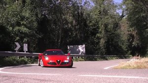 Chris Harris testeaza noua Alfa Romeo 4C