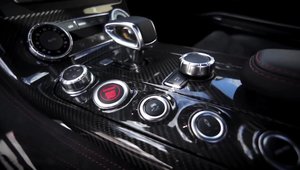 Chris Harris testeaza noul Mercedes SLS AMG Black Series