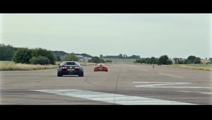 Christian von Koenigsegg testeaza Bugatti-ul Veyron impotriva unui... CCXR
