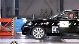 Crash Test EuroNCAP - Noul Lexus IS