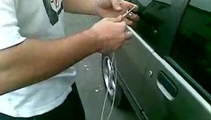 Cum sa deschizi o masina cu sfoara