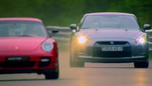 Curse Legale: Nissan GT-R R850 vs. Porsche 911 R911