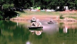 Cursele de Hovercraft par a fi cel mai amuzant motorsport din lume