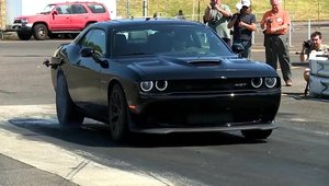 Dodge Challenger SRT Hellcat - Burnout