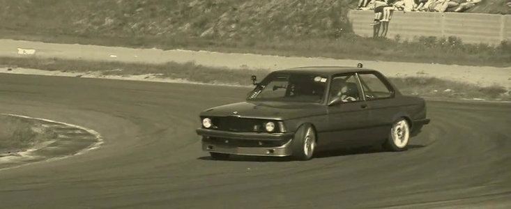 Drifturi spectaculoase cu un BMW Seria 3 de 1.000 cai putere. VIDEO AICI! Drifturi spectaculoase cu un BMW Seria 3 de 1.000 cai putere. VIDEO AICI!