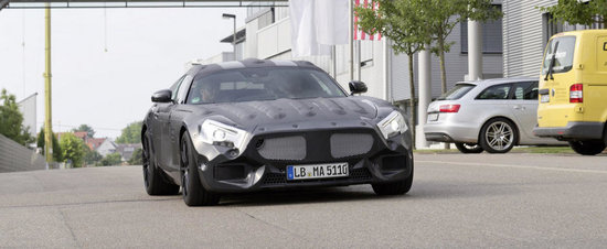 Imagini Oficiale: Mercedes ne face cunostinta cu viitorul sau SLC AMG