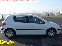 Injectoare de Peugeot 307 2 0 motorina 1997 cmc 66 kw 90 cp tip motor RHY Injectoare de Peugeot 307 2 0 motorina 1997 cmc 66 kw 90 cp tip motor RHY