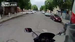 Motocicleta vs. Lada