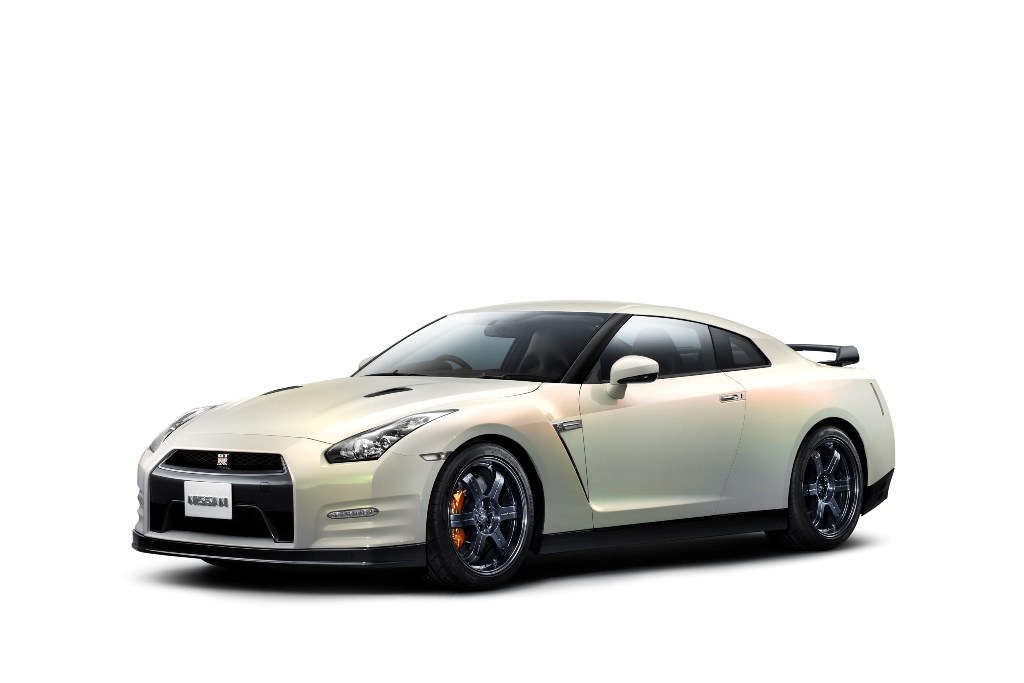 Poze cu nissan gt-r