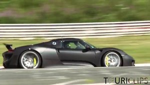 Noul Porsche 918 Spyder se dezlantuie la Nurburgring!