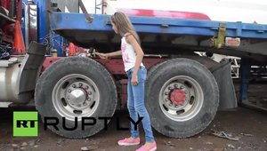 O pustoaica de numai 12 ani conduce camioane si TIR-uri