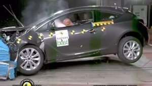 Opel Astra GTC - Crash Test by EuroNCAP