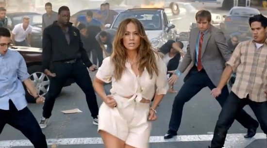 Reclama Fiat: Jennifer Lopez promoveaza noul Fiat 500C cum stie mai bine. Dansand!
