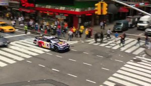 Red Bull Racing opreste la boxe... in Times Square