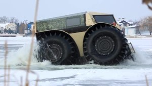 SHERP powered by Vodka: cel mai abil vehicul-amfibiu de off-road vine din Rusia