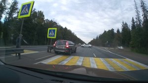 Trecerea de pietoni care provoaca accidente in lant. A cui sa fie vina?