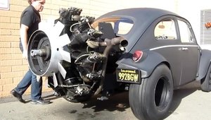 Un Beetle cu motor radial de avion pare o nebunie curata