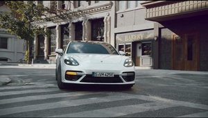 Unii ar spune ca nu are nevoie de asa ceva. Porsche a lansat o reclama pentru noul sau break de 680 CP