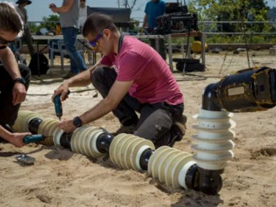 NASA trimite un robot-șarpe pentru a...