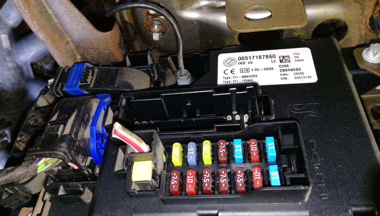 00517187860  28048593 FIAT GRANDE PUNTO panou sigurante