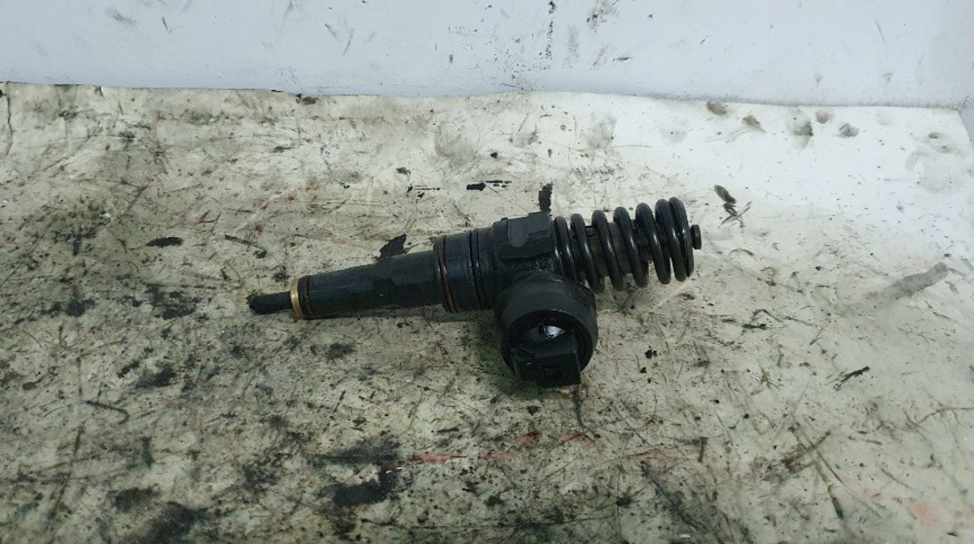 038130073AJ Injector Audi A4 1.9 TDI tip motor AVB