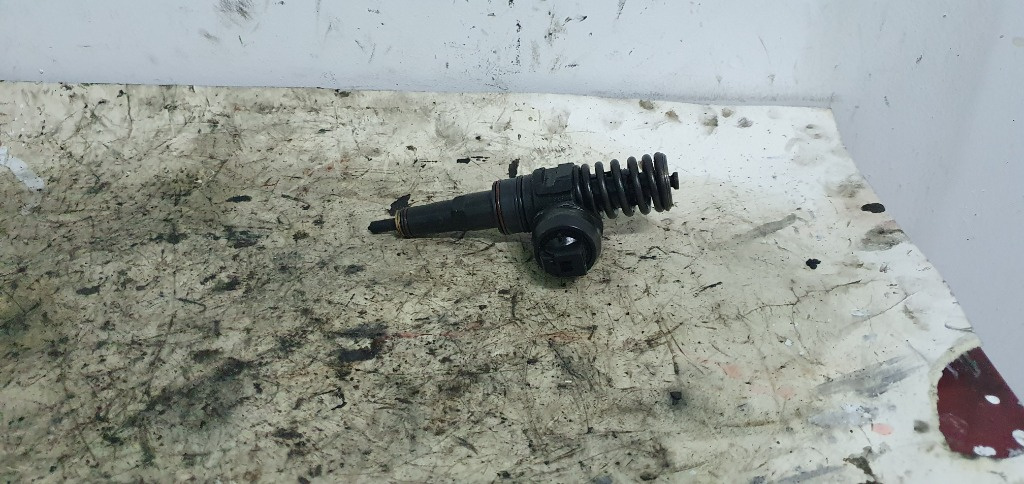 038130073AR Injector Audi A4 1.9 TDI tip motor AWX