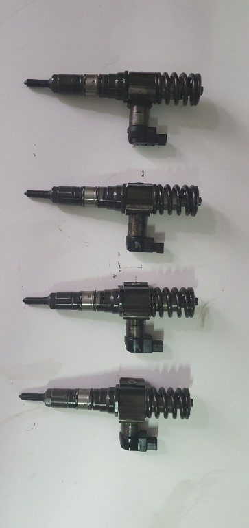 03G130073T Injector Volkswagen Jetta 2.0 TDI 170 CP tip motor BMN