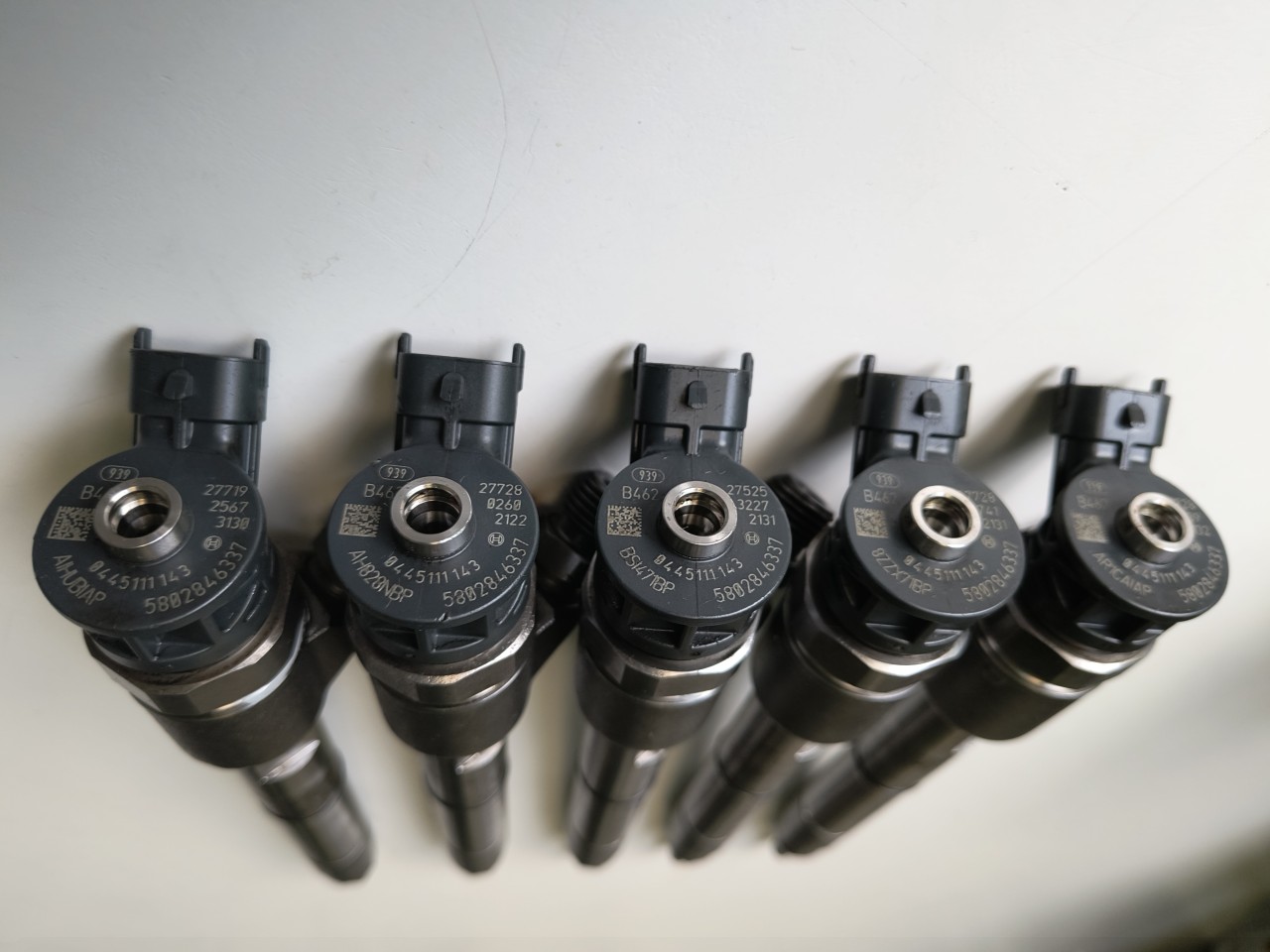 0445111143 5802846337 Bosch Injector Iveco Daily VI 2.3