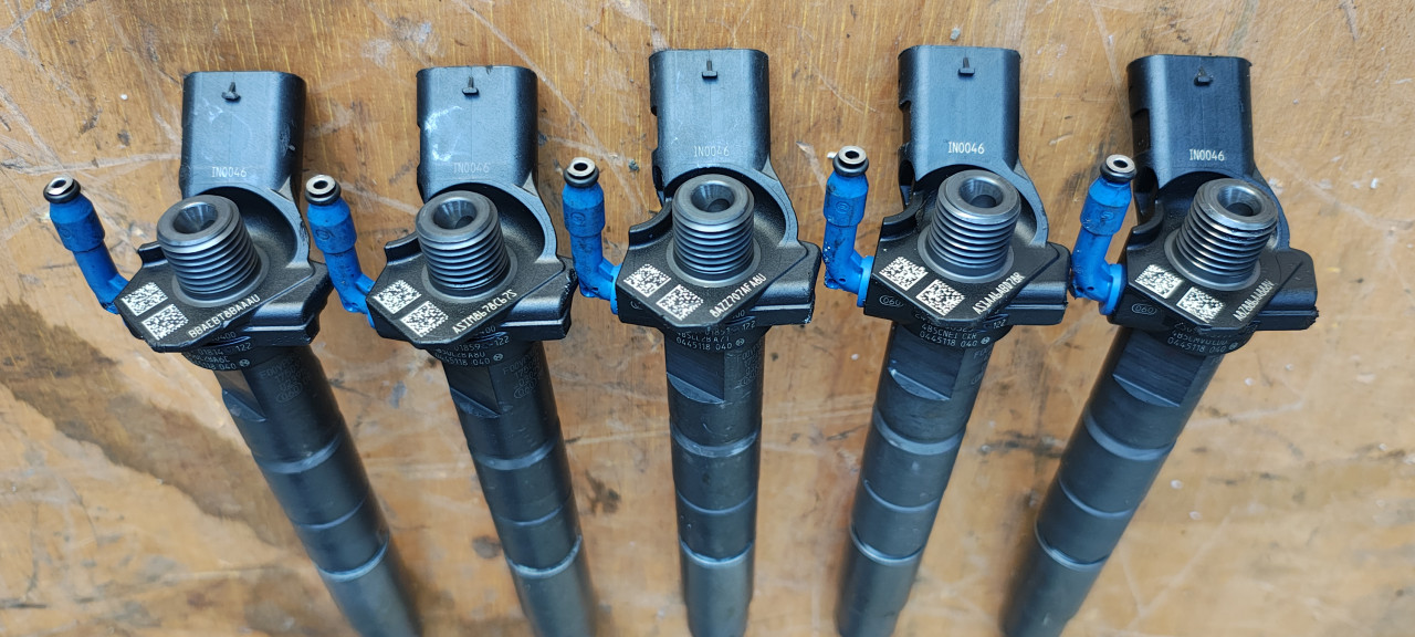 0445118040 A6540700400 Bosch Injector Mercedes C CLS E Class Sprinter