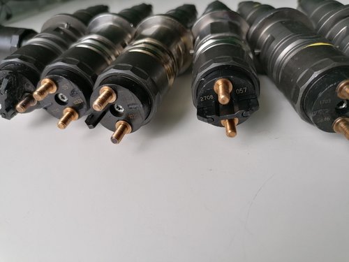 0445120057 500060544 2854608 504091505R 0986435552 Bosch Injector Iveco Case IH New Holland