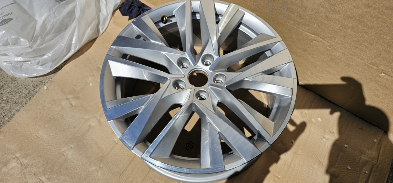 1 buc Janta Aliaj Skoda Octavia 4 18" 5E3601025 2020 2021 2022 2023