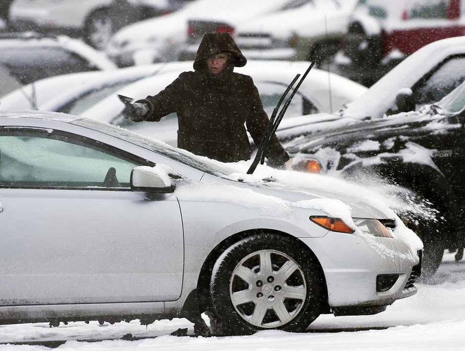 10 accesorii auto pe care trebuie sa le ai in masina pe timp de iarna