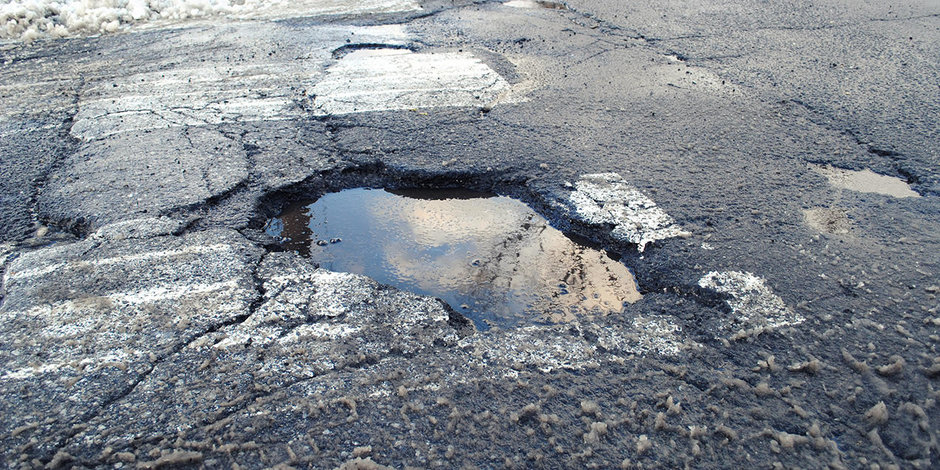 10 greseli pe care le facem zilnic in trafic si care ne strica masina