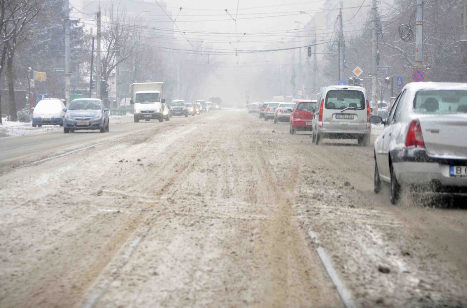 10 lucruri pe care le putem face in trafic sa fim mai buni soferi de Craciun. Macar atunci...