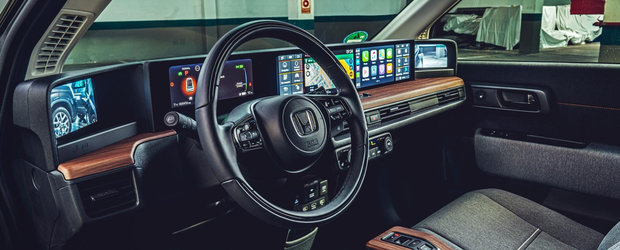 13 interioare care te lasa cu gura cascata, dar nu sunt de la vreun concept car sau studiu de design, ci ale unor masini pe care le poti cumpara si din Romania