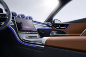 13 interioare care te lasa cu gura cascata, dar nu sunt de la vreun concept car sau studiu de design, ci ale unor masini pe care le poti cumpara si din Romania