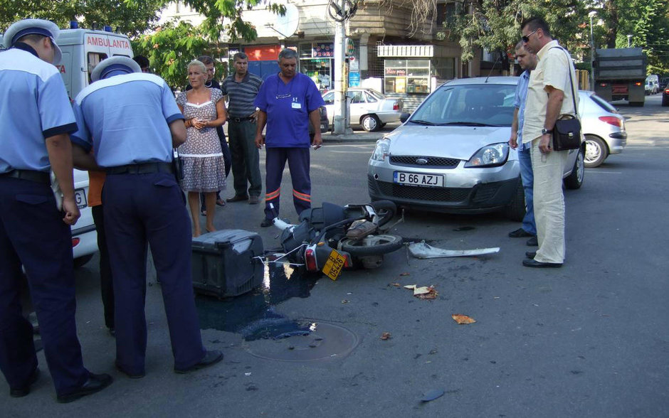 14 pro si contra mersului pe scuter prin Bucuresti