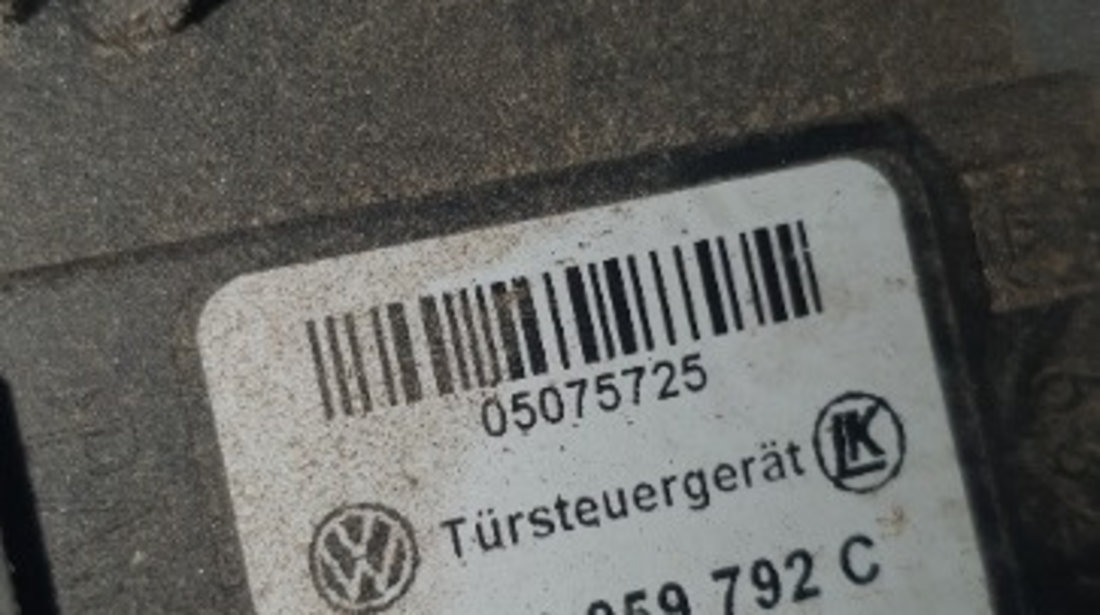 1Q0959792C, 1Q0959702E Motoras macara geam stanga fata Volkswagen Eos (1F7, 1F8)