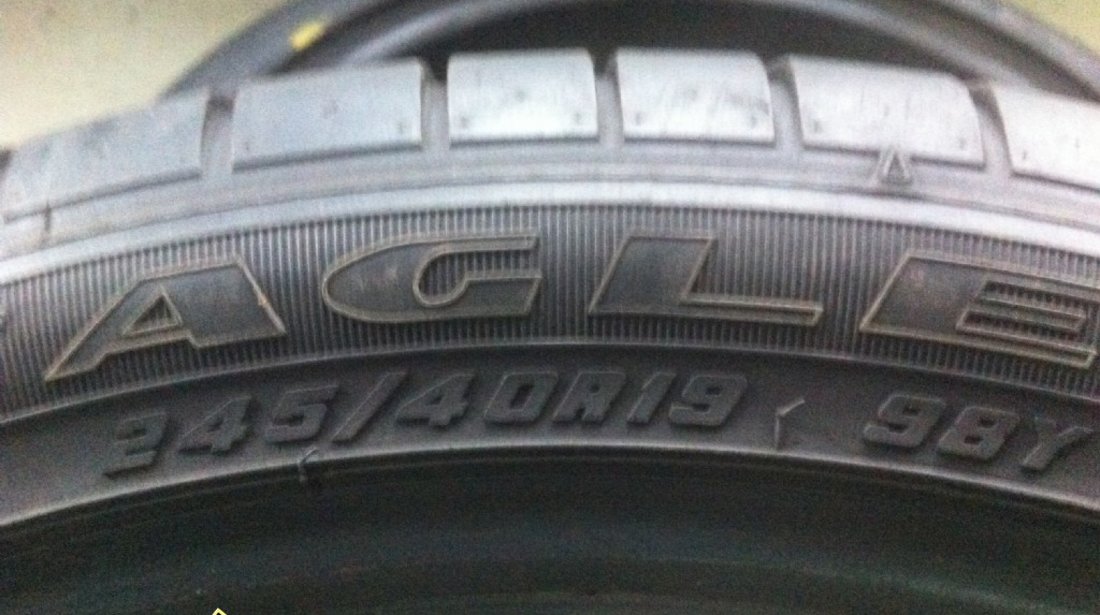 2 anvelope GoodYear 245/40/19 ca noi de vara