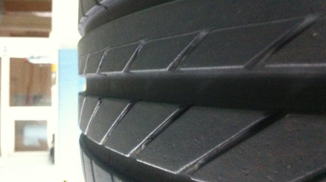 2 anvelope GoodYear 245/40/19 ca noi de vara