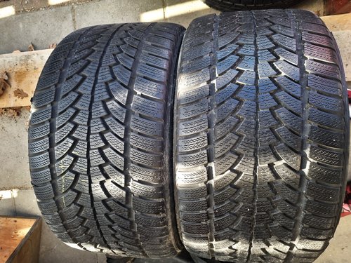 2 anvelope  MS 295-35-18 f.bune,NOKIAN,