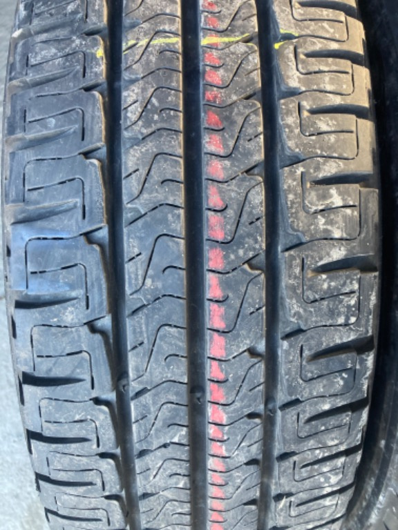2 buc Michelin 215/70 R 15C