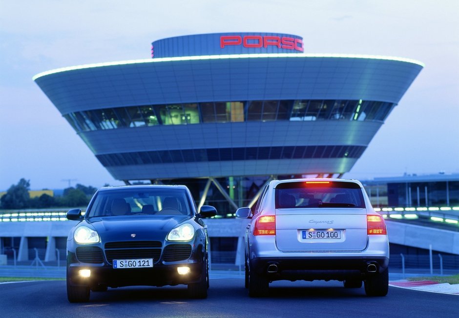 20 de ani de Porsche Cayenne